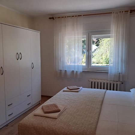 Apartment Rojnic Pula Exterior photo