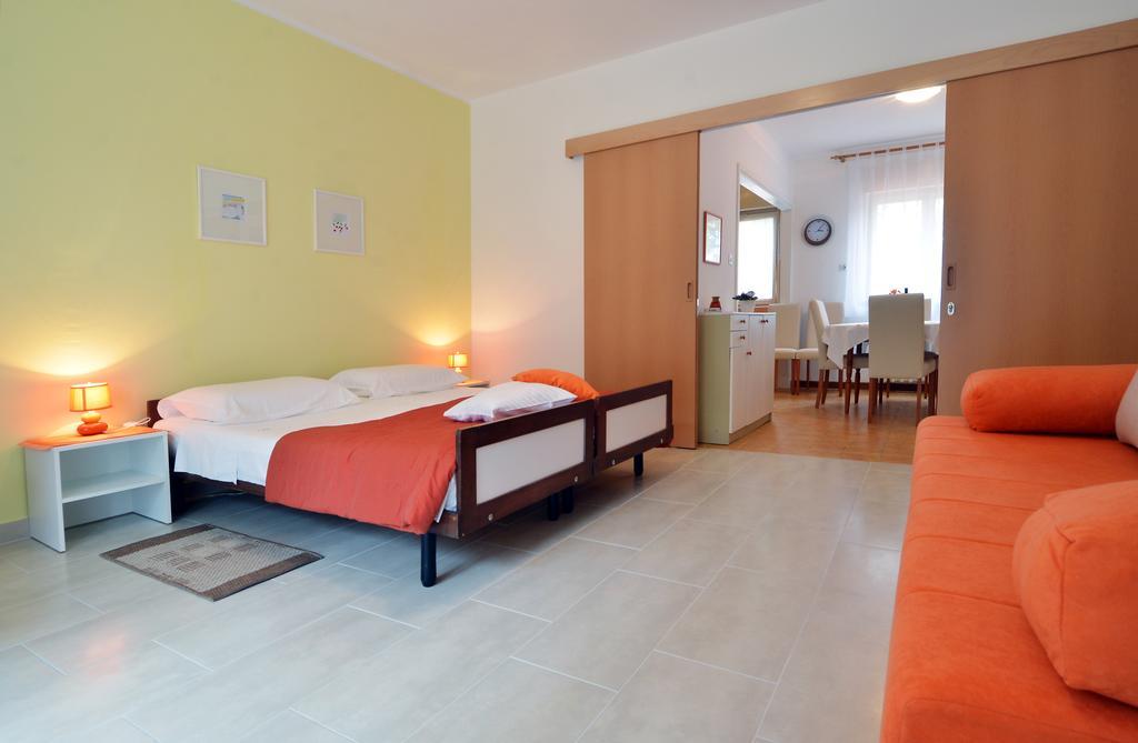 Apartment Rojnic Pula Exterior photo
